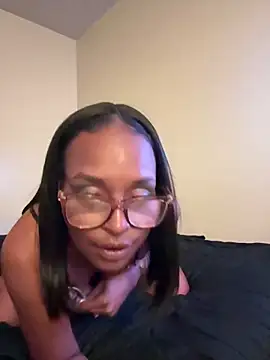 Obeythedoll online show from April 1, 2026, 1:06 am