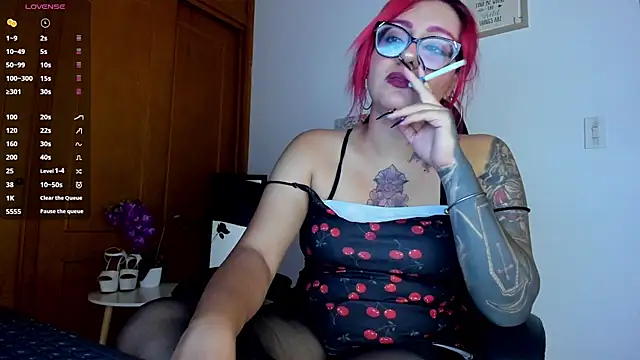 Snapshot of Violett_Sykes chatting on May 21, 2026, 4:52 am Violett Sykes online show from May 21, 2026, 4:52 am