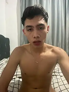 Snapshot of jmaxter chatting on April 13, 2026, 5:13 am jmaxter online show from April 13, 2026, 5:13 am