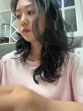 Shanshan 1267 online show from May 13, 2026, 2:58 pm