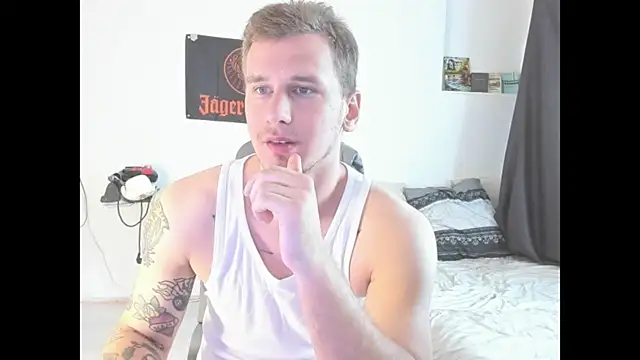 Snapshot of vance_love chatting on July 5, 2026, 3:52 pm vance love online show from July 5, 2026, 3:52 pm