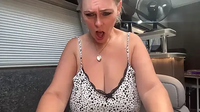 Snapshot of BustySwingingSlut chatting on July 2, 2026, 9:48 am BustySwingingSlut online show from July 2, 2026, 9:48 am
