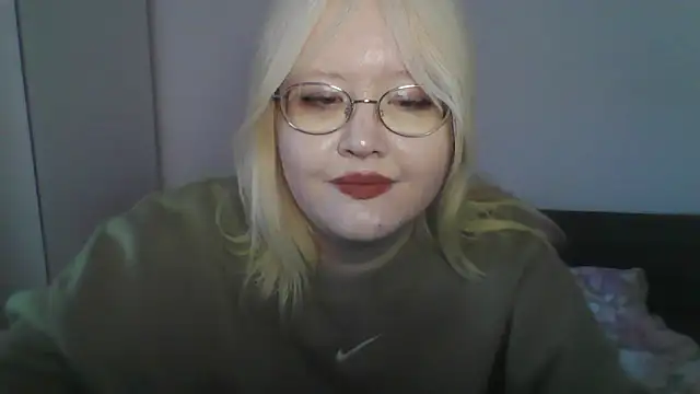 Elayne Sweet online show from May 15, 2026, 10:44 am