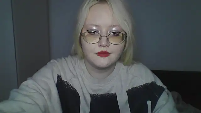 Elayne Sweet online show from May 16, 2026, 10:36 am