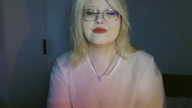 Snapshot of Elayne_Sweet chatting on June 15, 2026, 6:04 am Elayne Sweet online show from June 15, 2026, 6:04 am