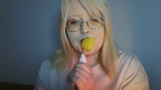Snapshot of Elayne_Sweet chatting on June 22, 2026, 6:10 am Elayne Sweet online show from June 22, 2026, 6:10 am