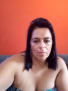 lucianamorocha online show from April 15, 2026, 1:40 pm