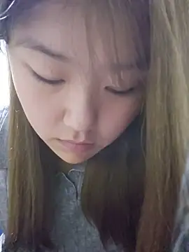 mianmian-666 online show from June 3, 2026, 2:33 pm