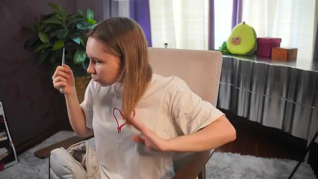 MathaConnie online show from April 8, 2026, 11:21 am