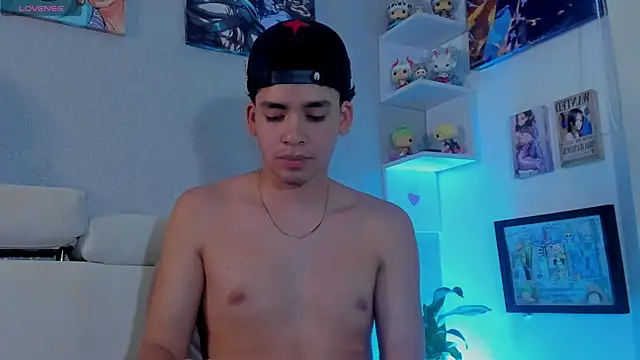 Snapshot of strong_rock69 chatting on June 1, 2026, 9:38 pm strong rock69 online show from June 1, 2026, 9:38 pm