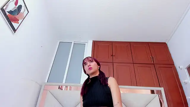 Snapshot of lili_blaze chatting on April 15, 2026, 12:23 pm lili blaze online show from April 15, 2026, 12:23 pm