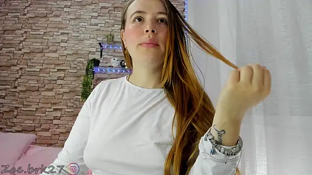 Snapshot of Zoe_brk chatting on May 29, 2026, 8:01 am Zoe brk online show from May 29, 2026, 8:01 am