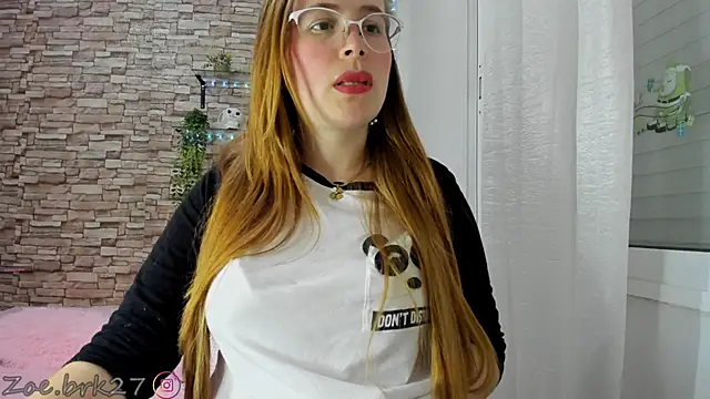 Snapshot of Zoe_brk chatting on June 12, 2026, 6:51 pm Zoe brk online show from June 12, 2026, 6:51 pm