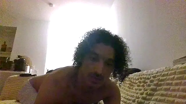Snapshot of bedaouya chatting on June 13, 2026, 12:52 am bedaouya online show from June 13, 2026, 12:52 am