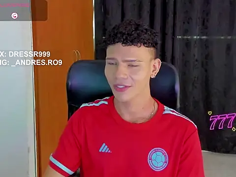 sebascuterouss online show from April 24, 2026, 12:07 pm