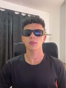 sebascuterouss online show from May 12, 2026, 12:24 pm