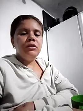 Snapshot of Zafiro_MD chatting on May 5, 2026, 10:34 am Zafiro MD online show from May 5, 2026, 10:34 am