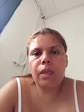 Snapshot of Zafiro_MD chatting on May 17, 2026, 2:24 pm Zafiro MD online show from May 17, 2026, 2:24 pm