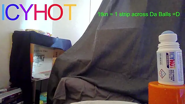 Snapshot of barebearstudio chatting on April 22, 2026, 5:25 pm barebearstudio online show from April 22, 2026, 5:25 pm