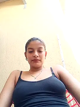 Lyra Siren online show from April 19, 2026, 6:43 pm