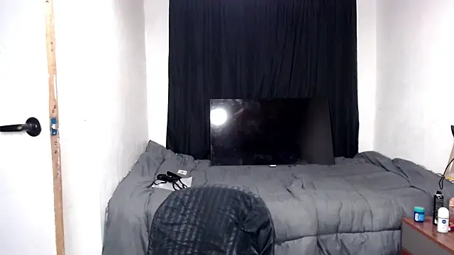 hikarilust23xx online show from April 8, 2026, 4:07 pm