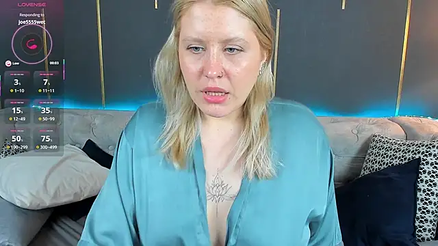 Snapshot of Simply_Alex chatting on April 9, 2026, 6:19 am Simply Alex online show from April 9, 2026, 6:19 am