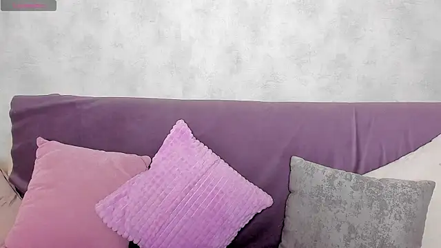 Snapshot of Simply_Alex chatting on June 12, 2026, 1:04 am Simply Alex online show from June 12, 2026, 1:04 am