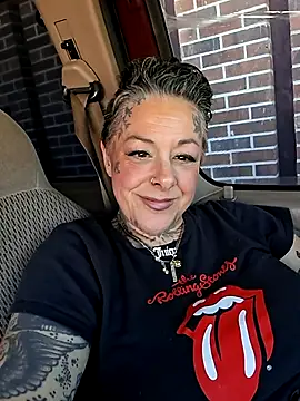 Kitty bang online show from June 2, 2026, 7:27 pm