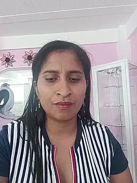 Snapshot of SofiaMendez1_ chatting on May 13, 2026, 2:58 pm SofiaMendez1 online show from May 13, 2026, 2:58 pm