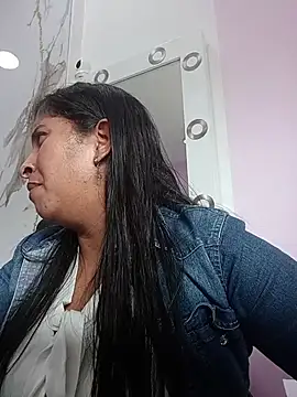 Snapshot of SofiaMendez1_ chatting on May 16, 2026, 6:17 pm SofiaMendez1 online show from May 16, 2026, 6:17 pm
