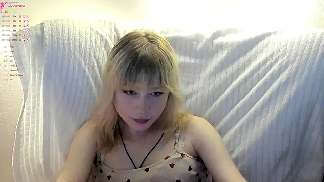 MiaKimiko online show from June 13, 2026, 1:25 am