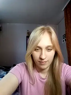 Snapshot of IsOlli chatting on June 7, 2026, 1:48 pm IsOlli online show from June 7, 2026, 1:48 pm