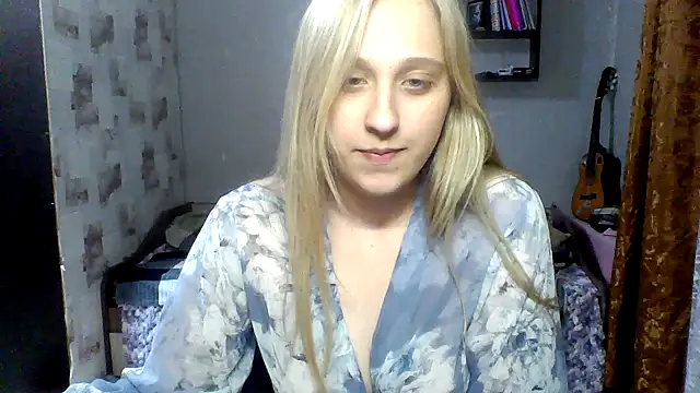 Snapshot of IsOlli chatting on June 16, 2026, 2:30 pm IsOlli online show from June 16, 2026, 2:30 pm