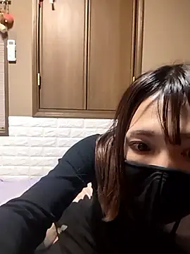 Snapshot of mikuchi1019 chatting on May 2, 2026, 10:26 pm mikuchi1019 online show from May 2, 2026, 10:26 pm