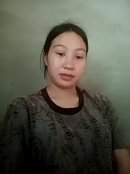 lucynguyen2 online show from April 2, 2026, 9:40 am