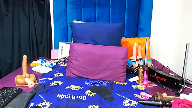Snapshot of Freakyslut-39 chatting on June 10, 2026, 1:32 pm Freakyslut-39 online show from June 10, 2026, 1:32 pm