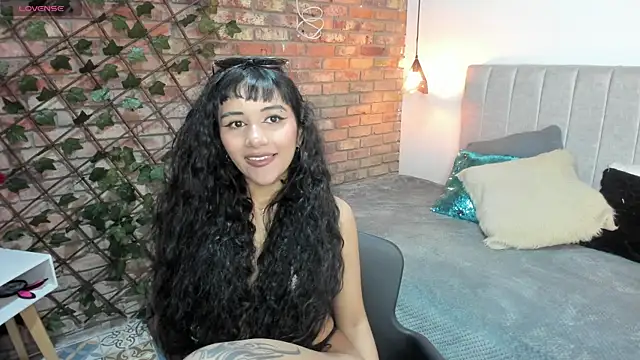 Snapshot of Hanna_Clark__ chatting on April 27, 2026, 12:36 pm Hanna Clark online show from April 27, 2026, 12:36 pm