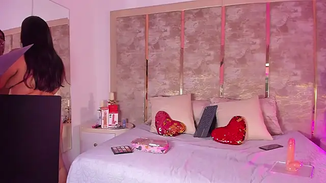 BellaWilliams  online show from May 14, 2026, 4:19 am