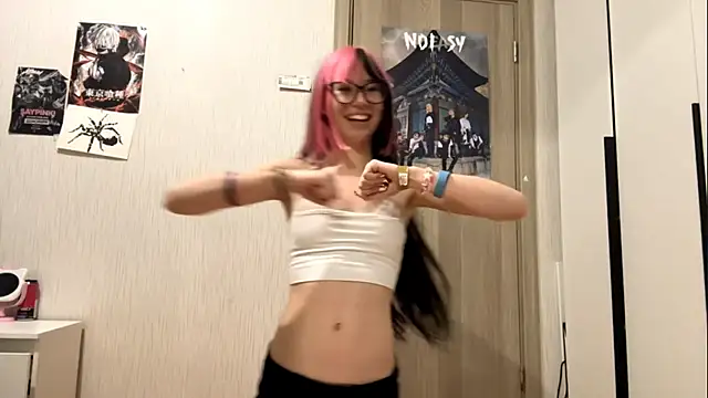 WifeAileen online show from May 11, 2026, 4:04 pm