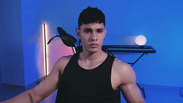 Massimo Rinaldi online show from April 22, 2026, 4:37 am