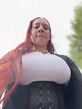 Snapshot of Samyra_Biker12 chatting on May 25, 2026, 12:33 pm Samyra Biker12 online show from May 25, 2026, 12:33 pm