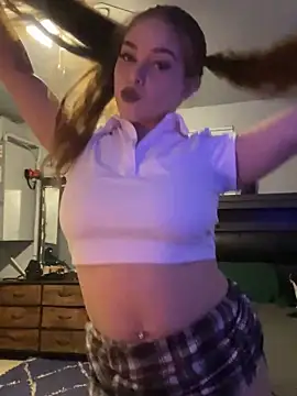 mariex83 online show from April 5, 2026, 2:42 am