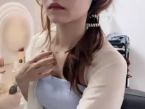 Snapshot of ___Nami___ chatting on April 21, 2026, 12:34 am Nami online show from April 21, 2026, 12:34 am