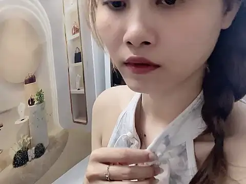 Snapshot of ___Nami___ chatting on May 10, 2026, 4:45 pm Nami online show from May 10, 2026, 4:45 pm