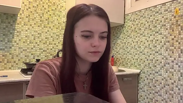 KikiAmino online show from April 13, 2026, 3:23 am