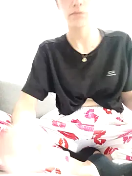 Lolaa92i online show from April 3, 2026, 10:19 pm