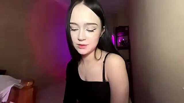 Adeline star online show from April 23, 2026, 4:09 pm