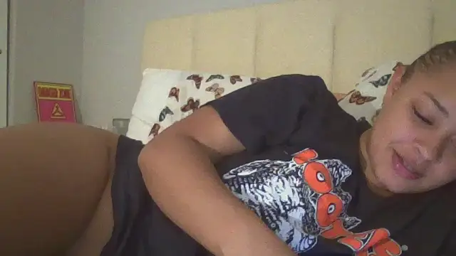 Snapshot of madzbailey chatting on June 5, 2026, 3:57 am madzbailey online show from June 5, 2026, 3:57 am