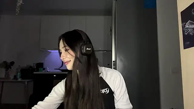 Snapshot of Elizabetswan chatting on April 5, 2026, 7:33 pm Elizabetswan online show from April 5, 2026, 7:33 pm