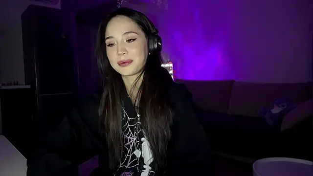 Snapshot of Elizabetswan chatting on April 11, 2026, 9:08 pm Elizabetswan online show from April 11, 2026, 9:08 pm